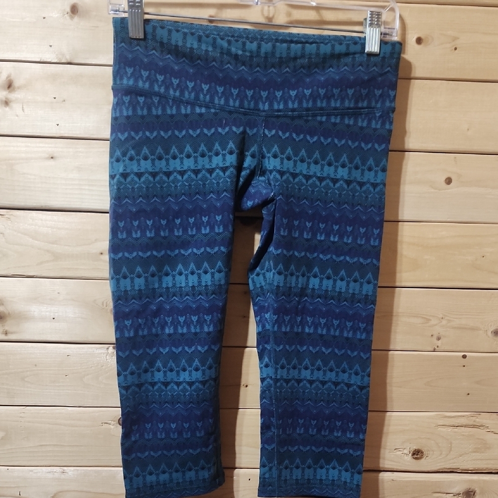 ALO YOGA Capri Leggings Size Large